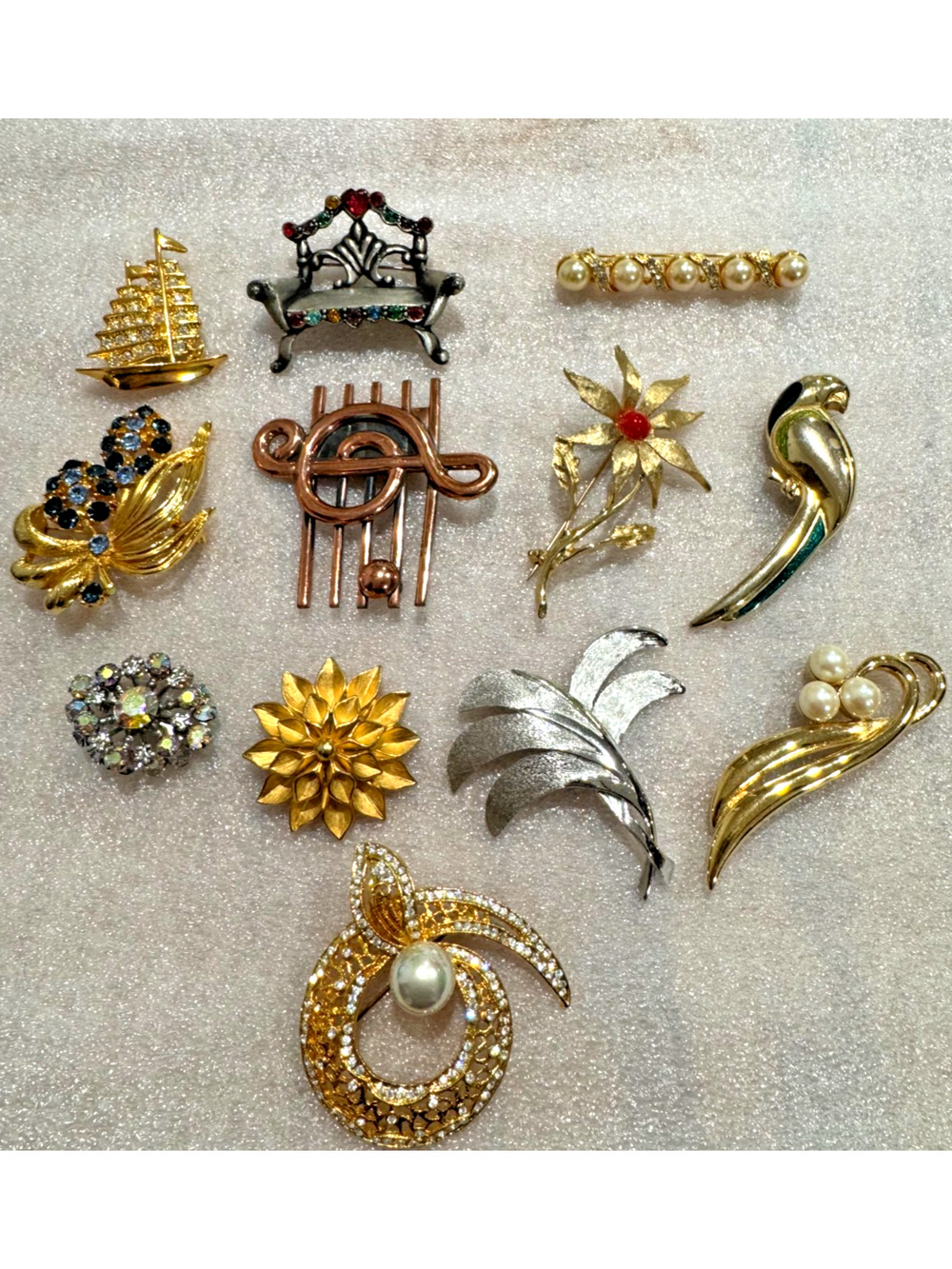 Vintage Lot 12 Pc Statement Brooches Pins Multi Color Most Signed Rhinestone ++